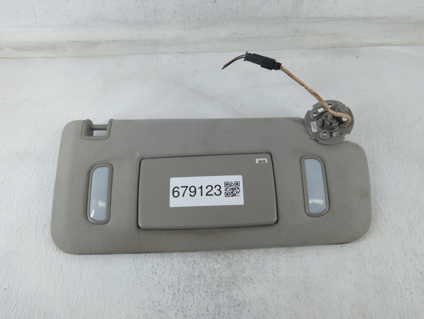 2013-2014 Chevrolet Trax Sun Visor Shade Replacement Passenger Right Mirror Fits Fits 2013 2014 OEM Used Auto Parts - Oemusedautoparts1.com