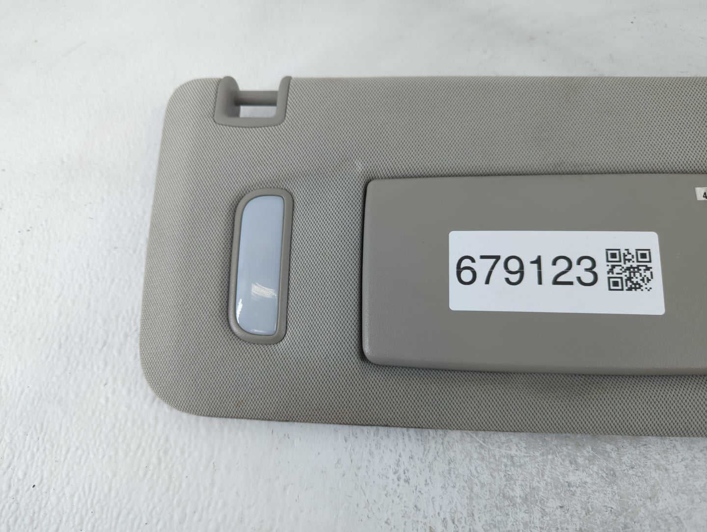 2013-2014 Chevrolet Trax Sun Visor Shade Replacement Passenger Right Mirror Fits Fits 2013 2014 OEM Used Auto Parts - Oemusedautoparts1.com