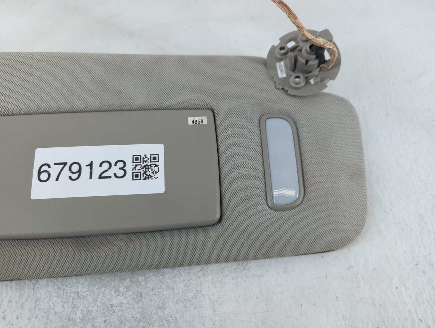 2013-2014 Chevrolet Trax Sun Visor Shade Replacement Passenger Right Mirror Fits Fits 2013 2014 OEM Used Auto Parts - Oemusedautoparts1.com