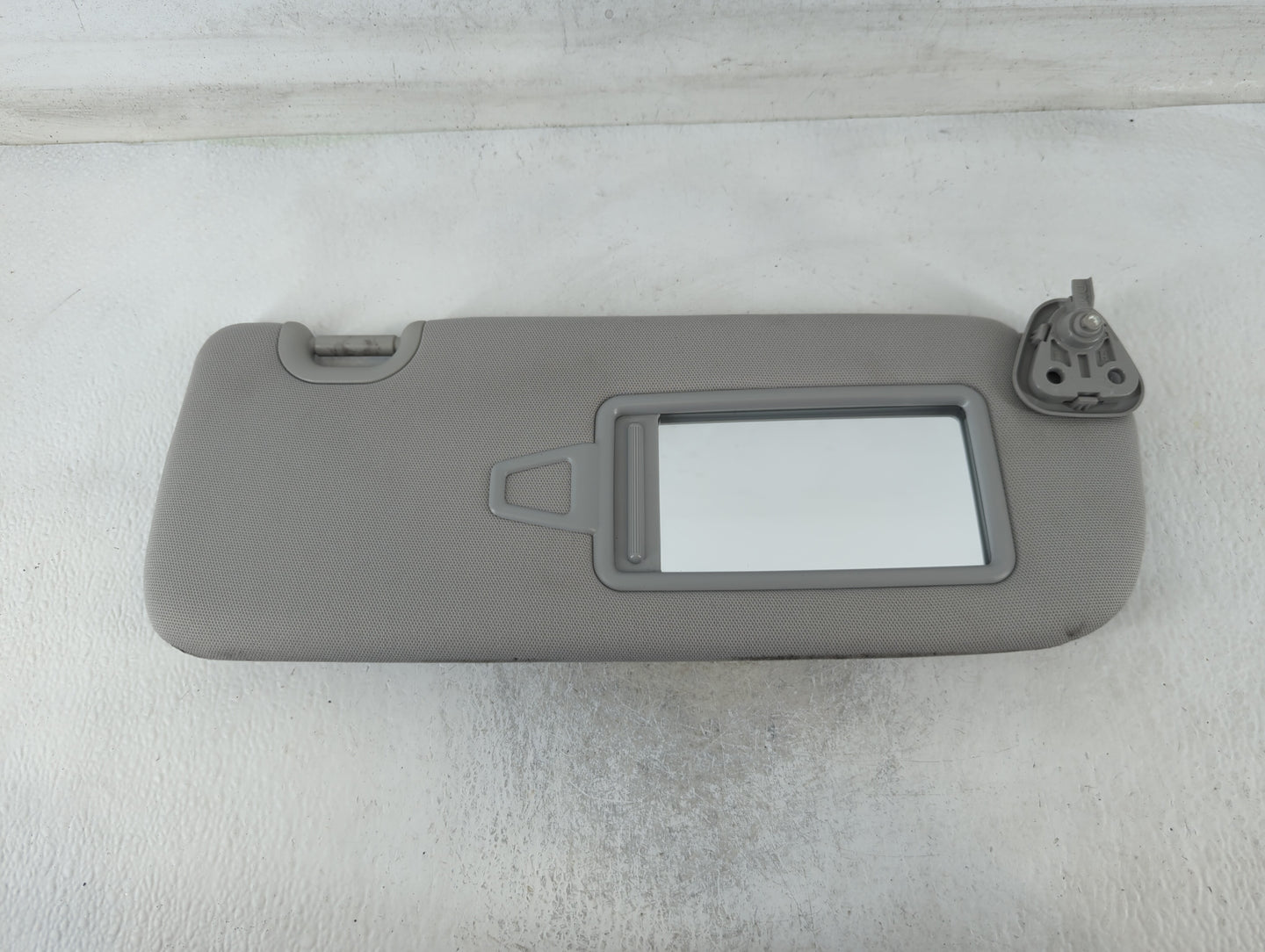 2013-2019 Hyundai Santa Fe Sun Visor Shade Replacement Passenger Right Mirror Fits Fits 2013 2014 2015 2016 2017 2018 2019 OEM Used Auto Parts - Oemusedautoparts1.com