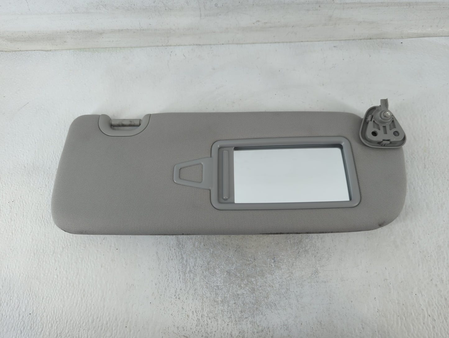 2013-2019 Hyundai Santa Fe Sun Visor Shade Replacement Passenger Right Mirror Fits Fits 2013 2014 2015 2016 2017 2018 2019 OEM Used Auto Parts - Oemusedautoparts1.com
