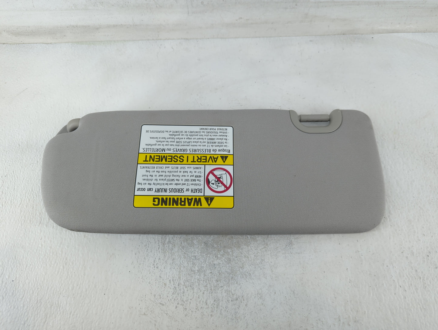 2013-2019 Hyundai Santa Fe Sun Visor Shade Replacement Passenger Right Mirror Fits Fits 2013 2014 2015 2016 2017 2018 2019 OEM Used Auto Parts - Oemusedautoparts1.com