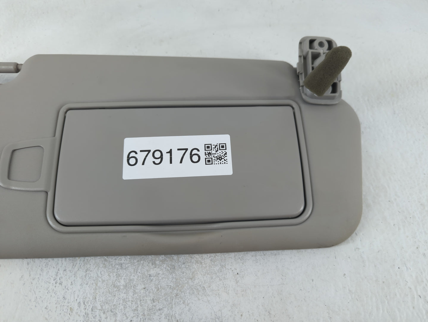 2007-2012 Kia Rondo Sun Visor Shade Replacement Passenger Right Mirror Fits Fits 2007 2008 2009 2010 2011 2012 OEM Used Auto Parts - Oemusedautoparts1.com