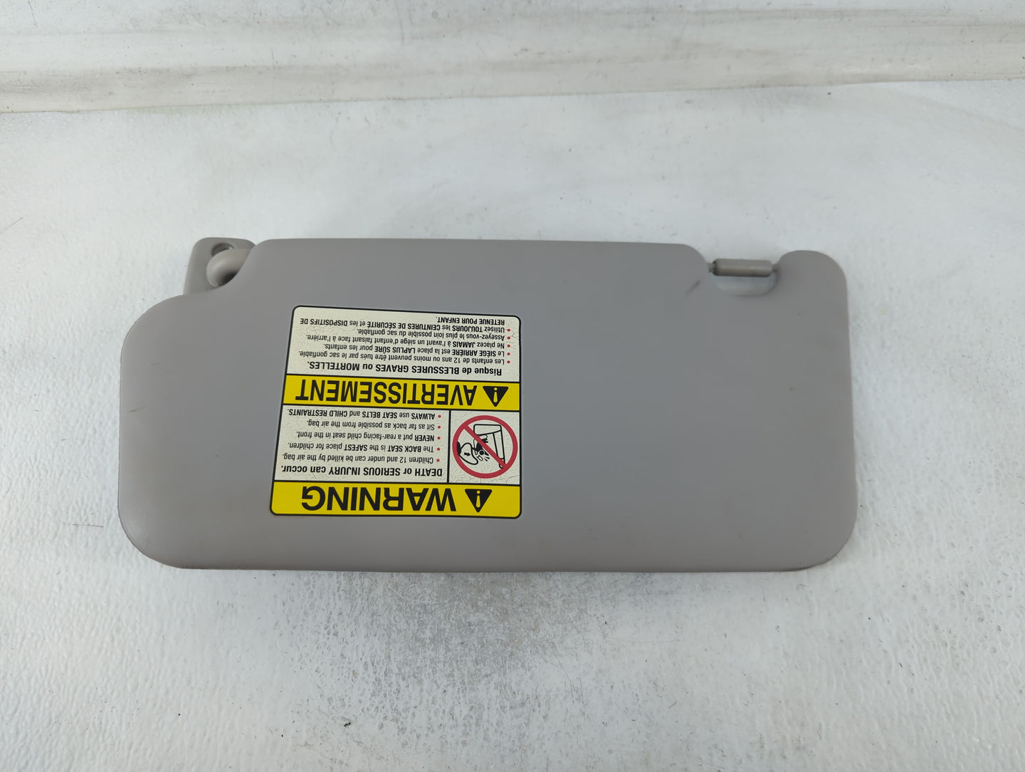 2007-2012 Kia Rondo Sun Visor Shade Replacement Passenger Right Mirror Fits Fits 2007 2008 2009 2010 2011 2012 OEM Used Auto Parts - Oemusedautoparts1.com