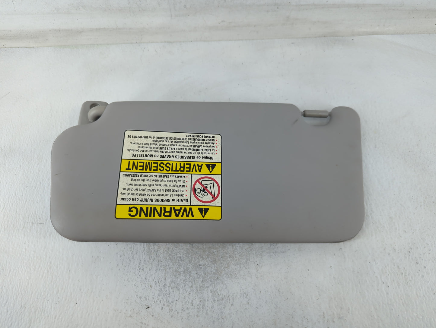 2007-2012 Kia Rondo Sun Visor Shade Replacement Passenger Right Mirror Fits Fits 2007 2008 2009 2010 2011 2012 OEM Used Auto Parts - Oemusedautoparts1.com