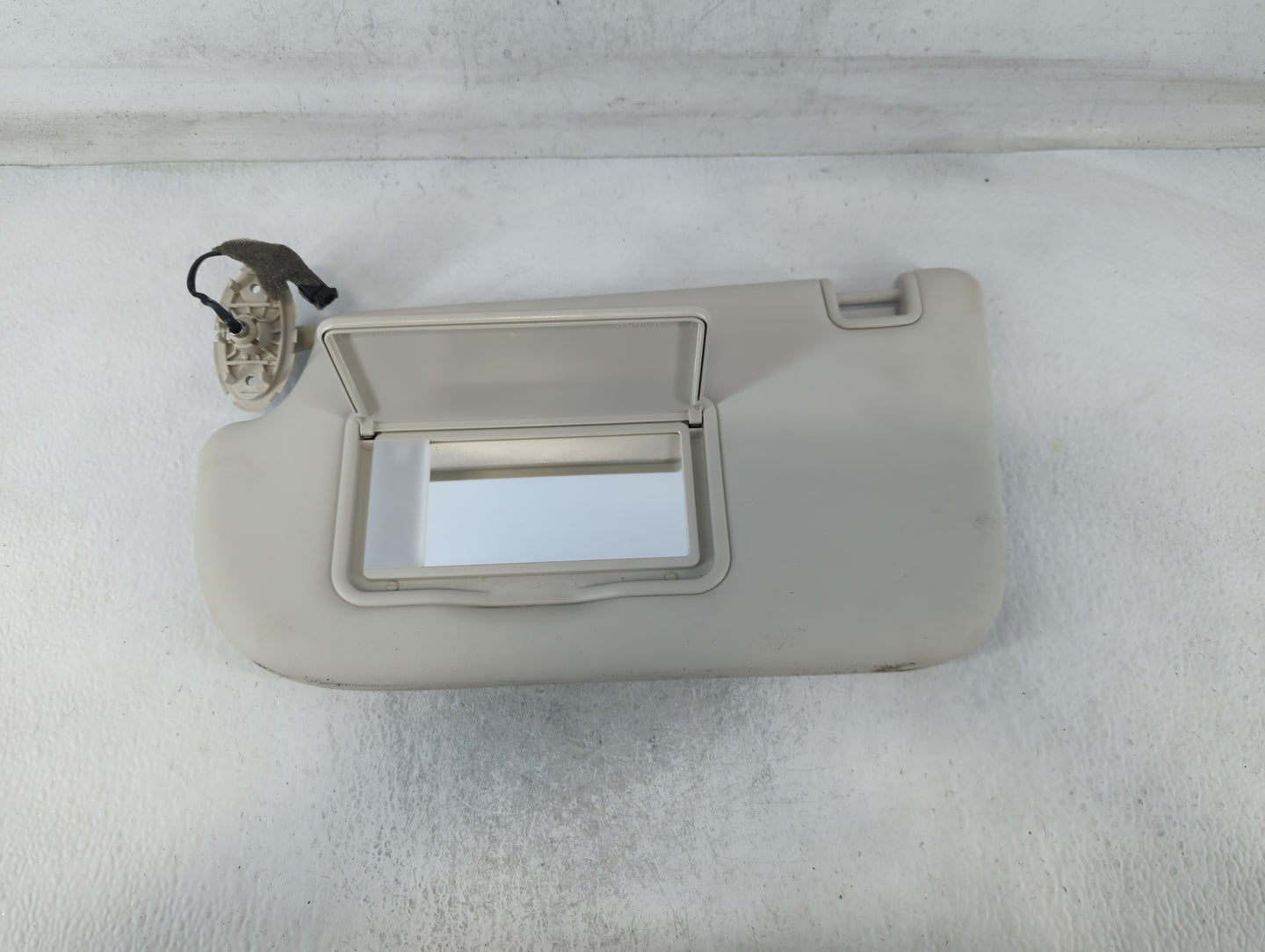 2013-2019 Ford Escape Sun Visor Shade Replacement Driver Left Mirror Fits Fits 2013 2014 2015 2016 2017 2018 2019 OEM Used Auto Parts - Oemusedautoparts1.com