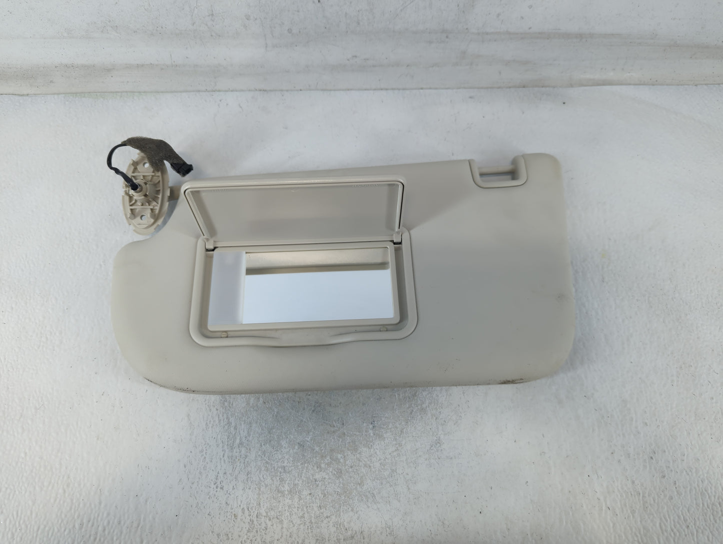 2013-2019 Ford Escape Sun Visor Shade Replacement Driver Left Mirror Fits Fits 2013 2014 2015 2016 2017 2018 2019 OEM Used Auto Parts - Oemusedautoparts1.com
