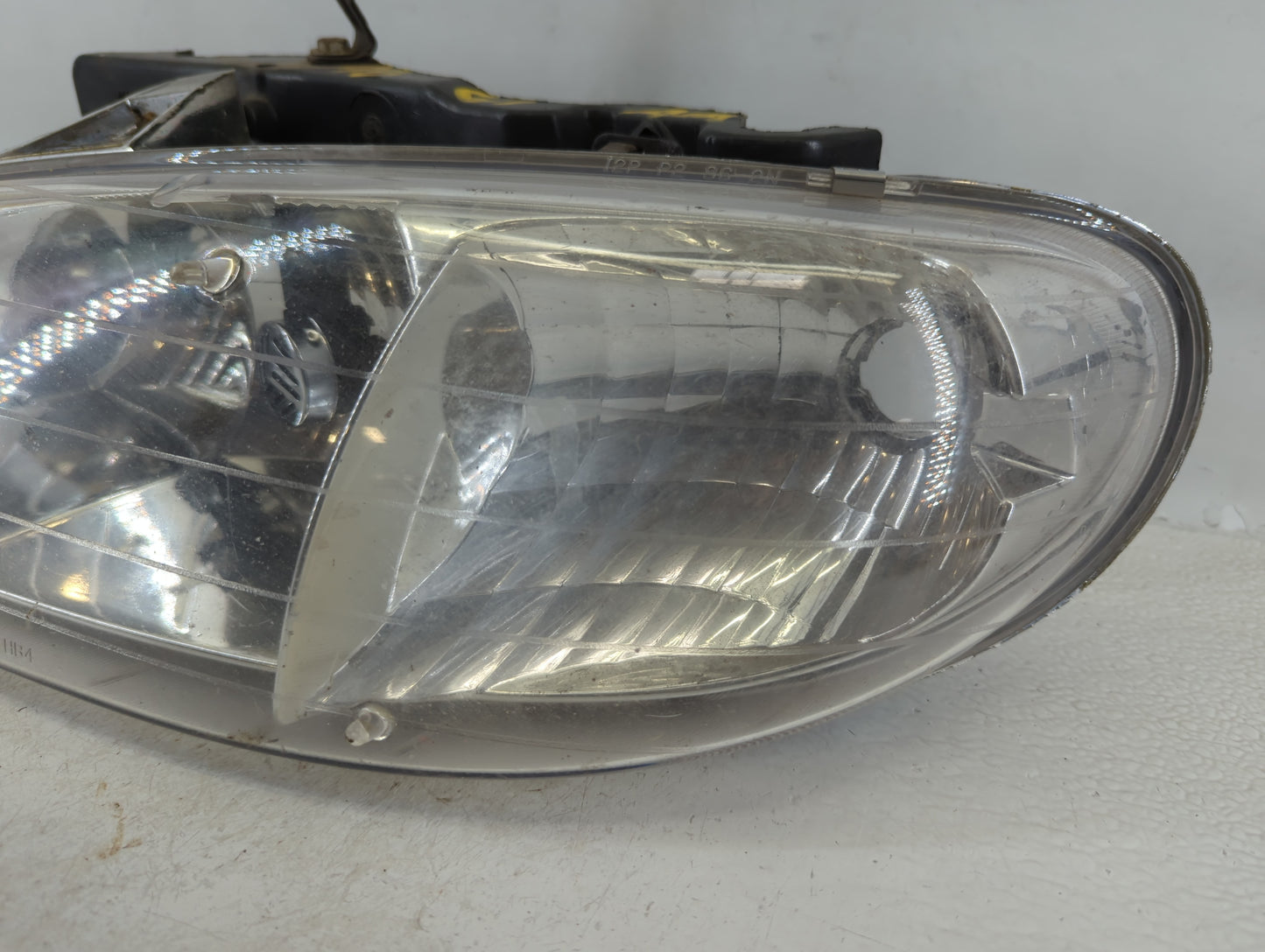 1996-1998 Pontiac Grand Am Driver Left Oem Head Light Headlight Lamp - Oemusedautoparts1.com