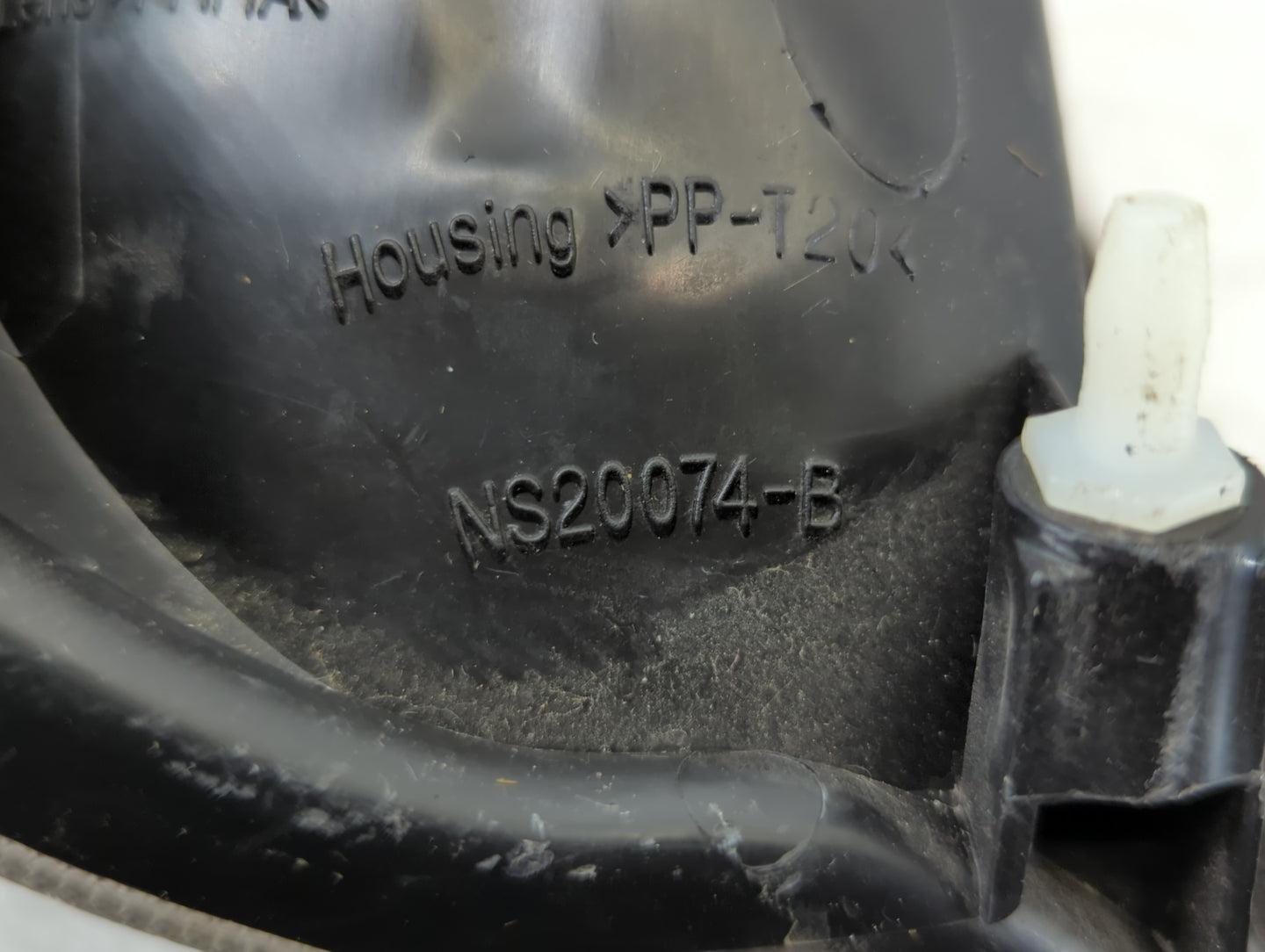 1999-2004 Nissan Pathfinder Passenger Right Oem Head Light Headlight Lamp - Oemusedautoparts1.com