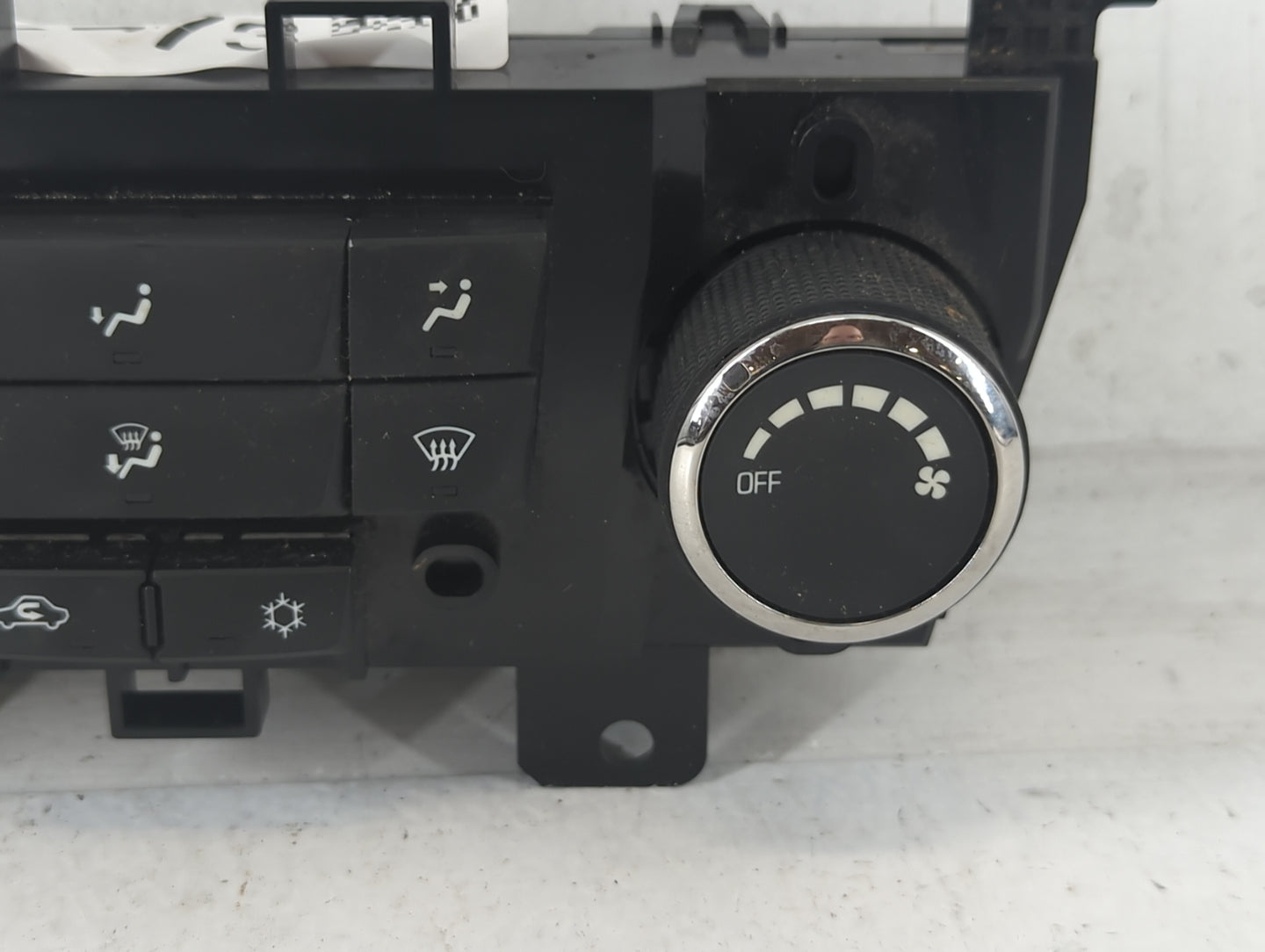 2013-2014 Chevrolet Orlando Climate Control Module Temperature AC/Heater Replacement P/N:6207 3862078 132470537 Fits OEM Used Auto Parts - Oemusedautoparts1.com