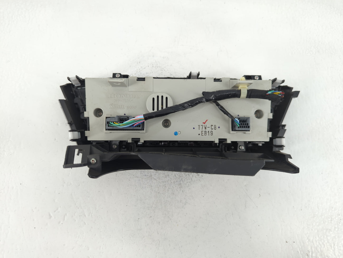 2016-2022 Honda Hr-V Climate Control Module Temperature AC/Heater Replacement P/N:PP-TD30 Fits OEM Used Auto Parts - Oemusedautoparts1.com