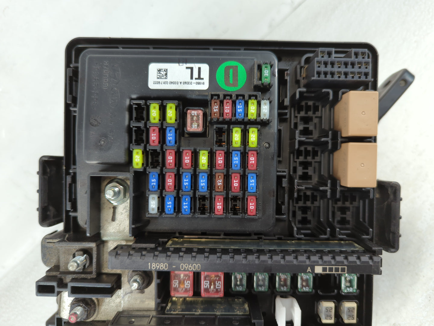2016-2018 Hyundai Tucson Fusebox Fuse Box Panel Relay Module P/N:N91431-D3202 Fits Fits 2016 2017 2018 OEM Used Auto Parts - Oemusedautoparts1.com