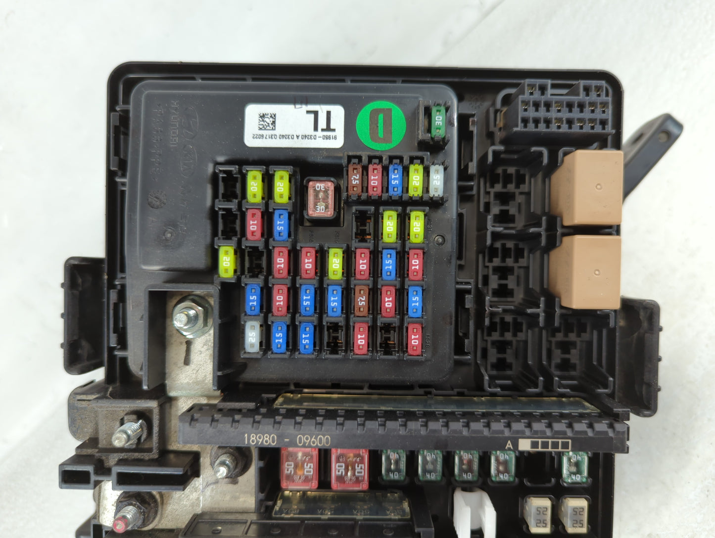 2016-2018 Hyundai Tucson Fusebox Fuse Box Panel Relay Module P/N:N91431-D3202 Fits Fits 2016 2017 2018 OEM Used Auto Parts - Oemusedautoparts1.com