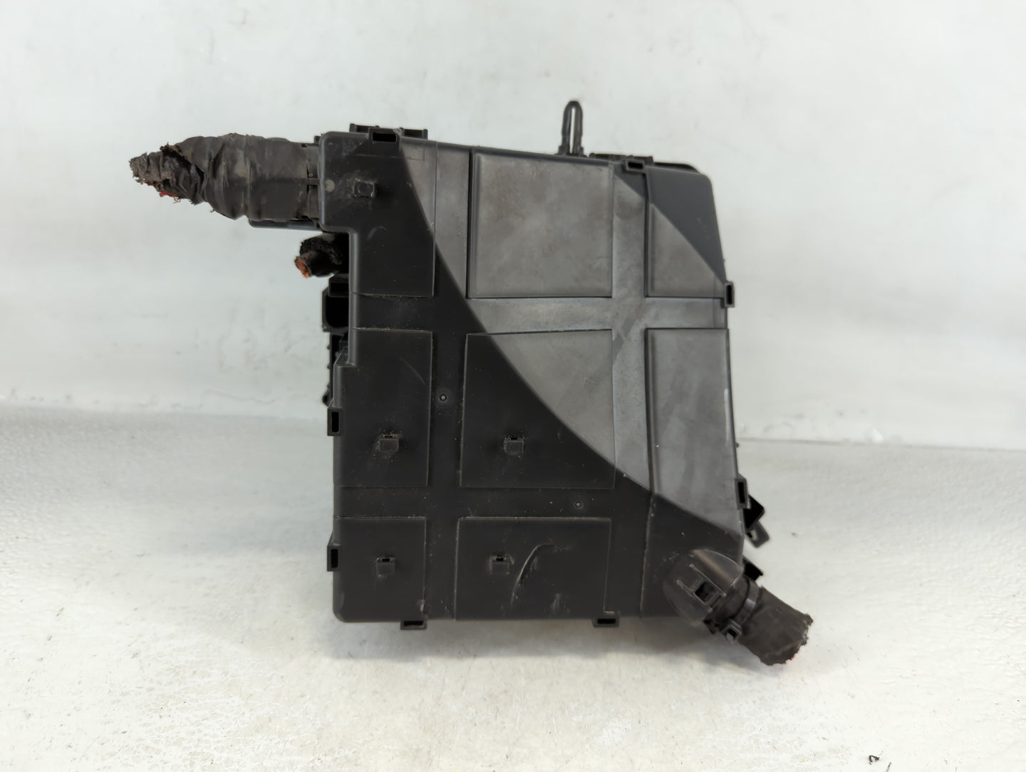 2016-2018 Hyundai Tucson Fusebox Fuse Box Panel Relay Module P/N:N91431-D3202 Fits Fits 2016 2017 2018 OEM Used Auto Parts - Oemusedautoparts1.com