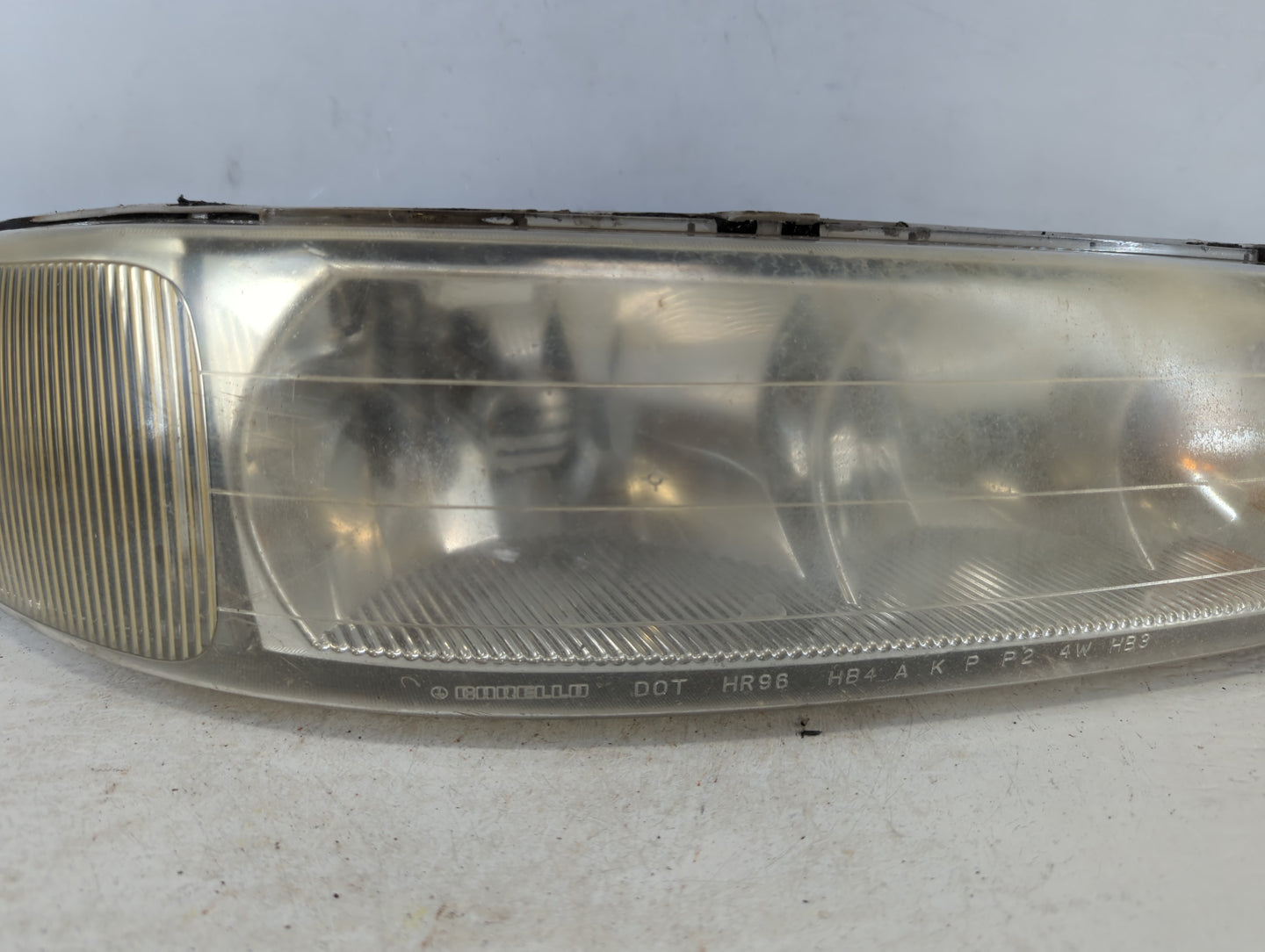 1997-2001 Buick Century Passenger Right Oem Head Light Headlight Lamp - Oemusedautoparts1.com