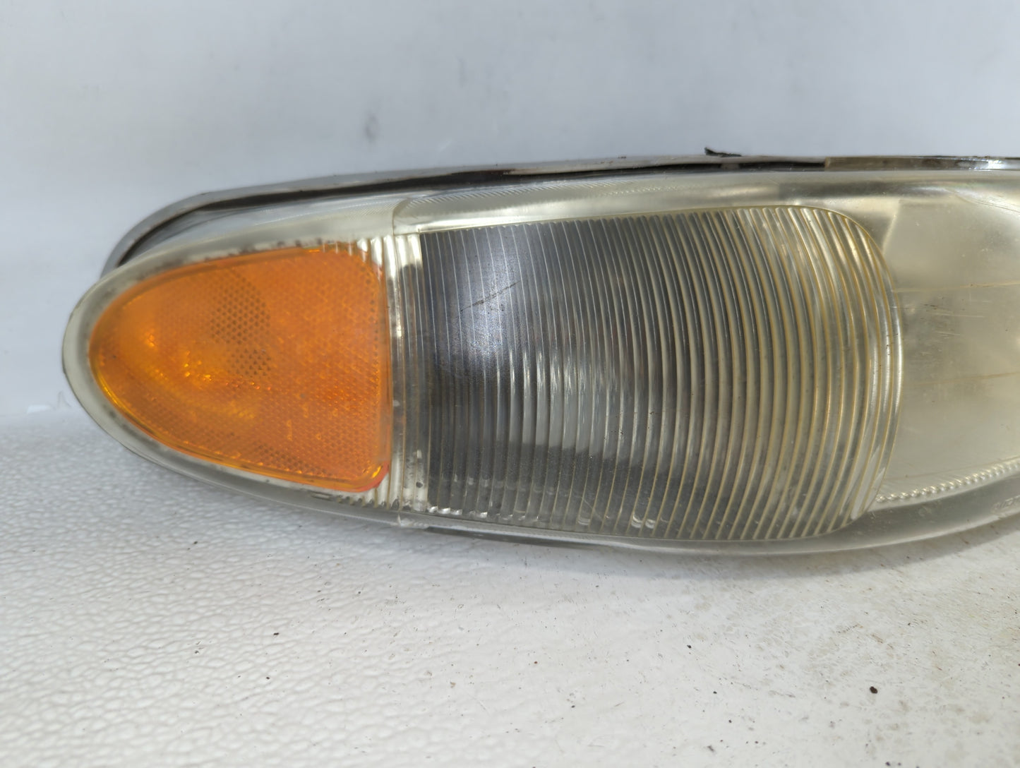 1997-2001 Buick Century Passenger Right Oem Head Light Headlight Lamp - Oemusedautoparts1.com