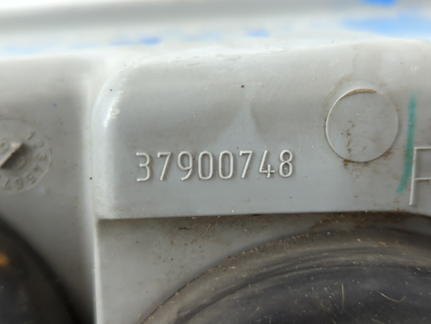 1997-2001 Buick Century Passenger Right Oem Head Light Headlight Lamp - Oemusedautoparts1.com