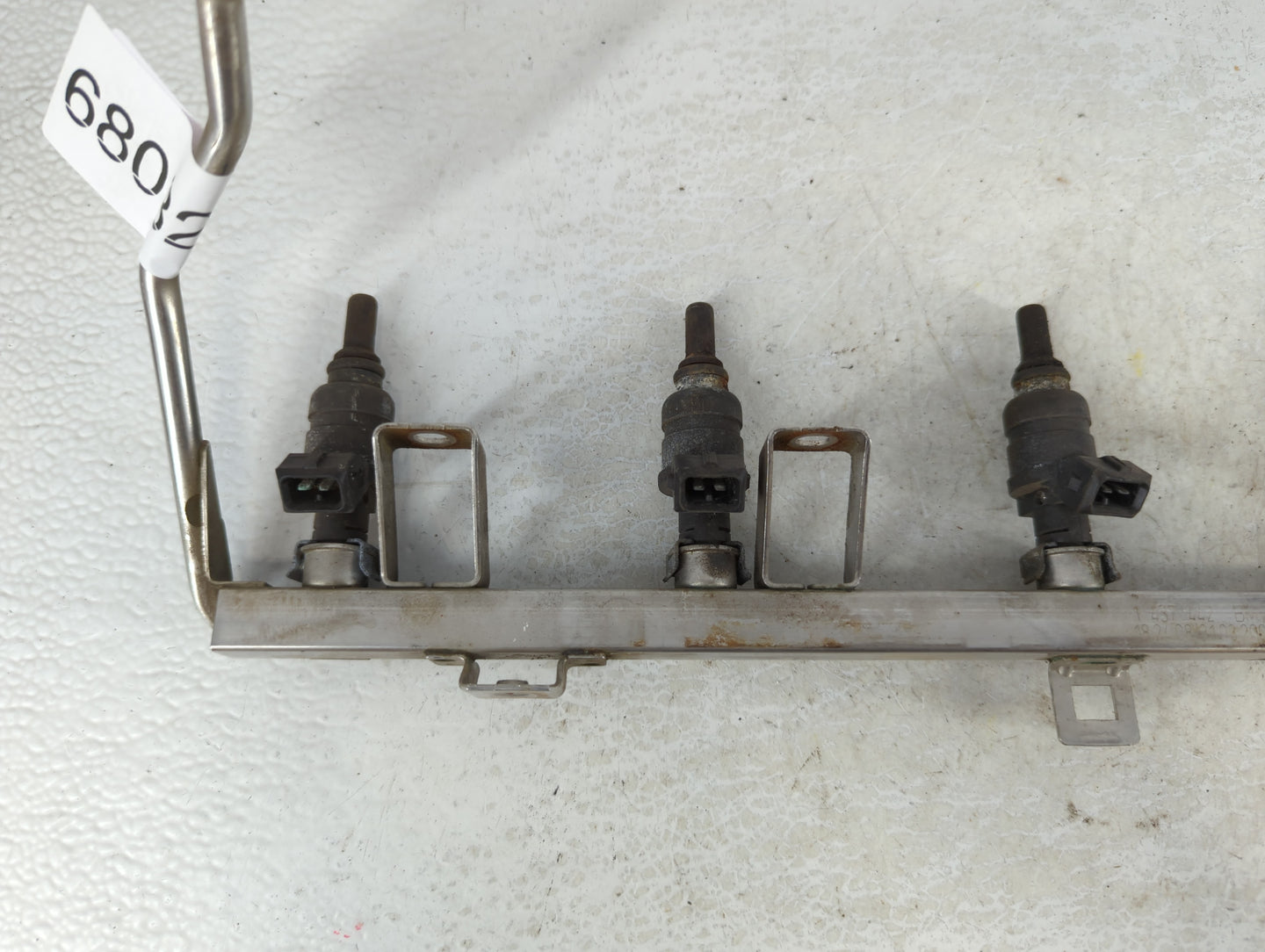 2003 Bmw 325i Fuel Injectors P/N:143894902 Fits OEM Used Auto Parts - Oemusedautoparts1.com
