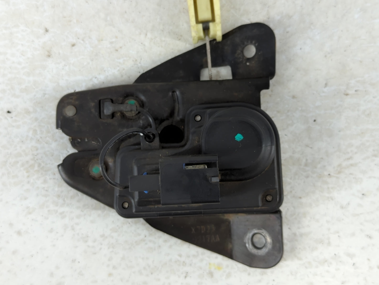 2008 Chrysler Sebring Front Right Passenger Lock Actuator - Oemusedautoparts1.com