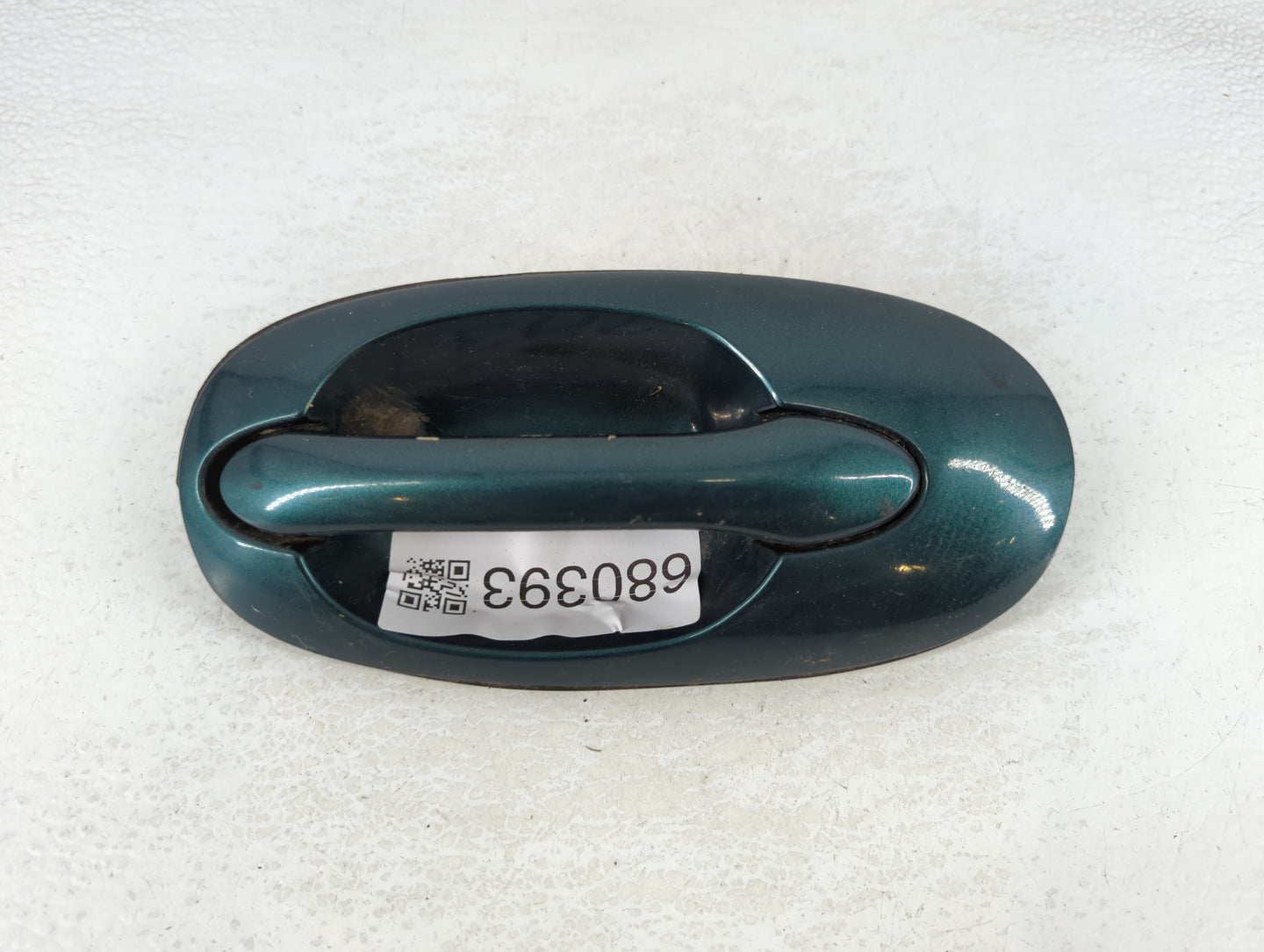 2002-2005 Kia Sedona Driver Front Left Door Handle Exterior Assembly - Oemusedautoparts1.com