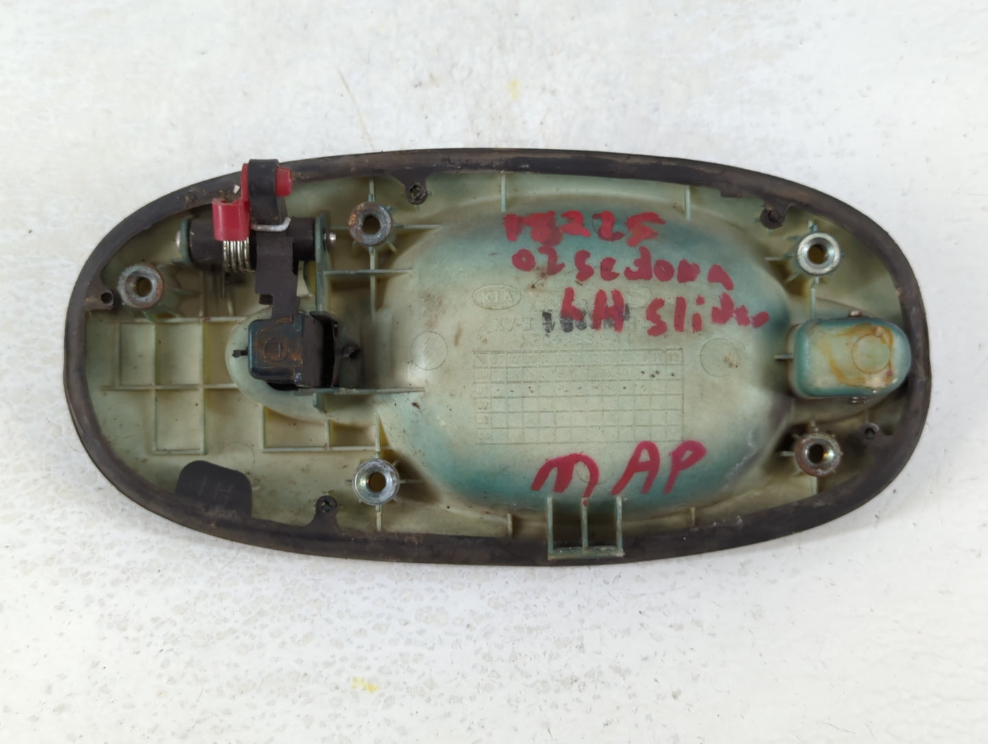 2002-2005 Kia Sedona Driver Front Left Door Handle Exterior Assembly - Oemusedautoparts1.com