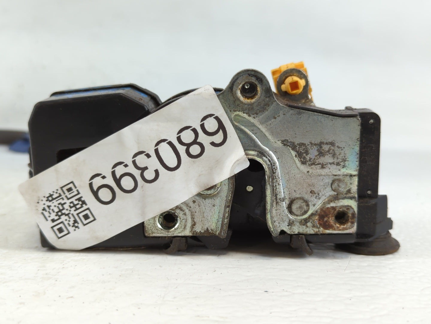 2008 Buick Lucerne Front Right Passenger Lock Actuator - Oemusedautoparts1.com