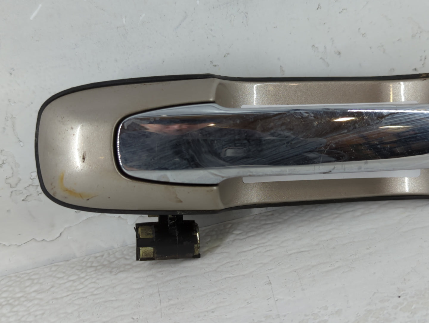 2004-2004 Suzuki Vitara Driver Front Left Door Handle Exterior Assembly - Oemusedautoparts1.com