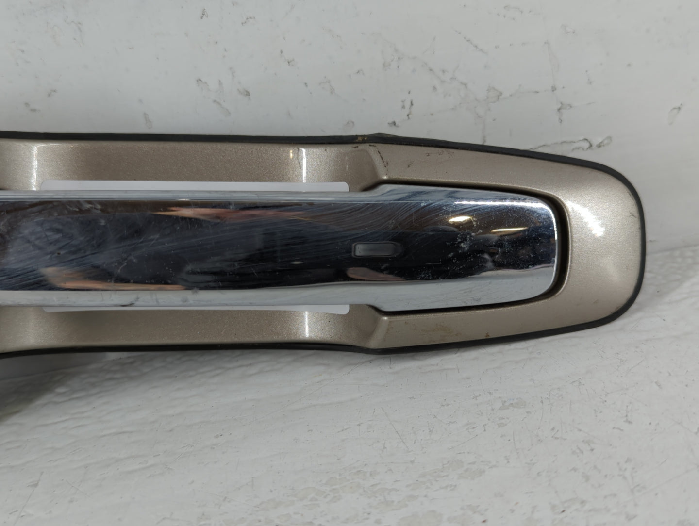 2004-2004 Suzuki Vitara Driver Front Left Door Handle Exterior Assembly - Oemusedautoparts1.com