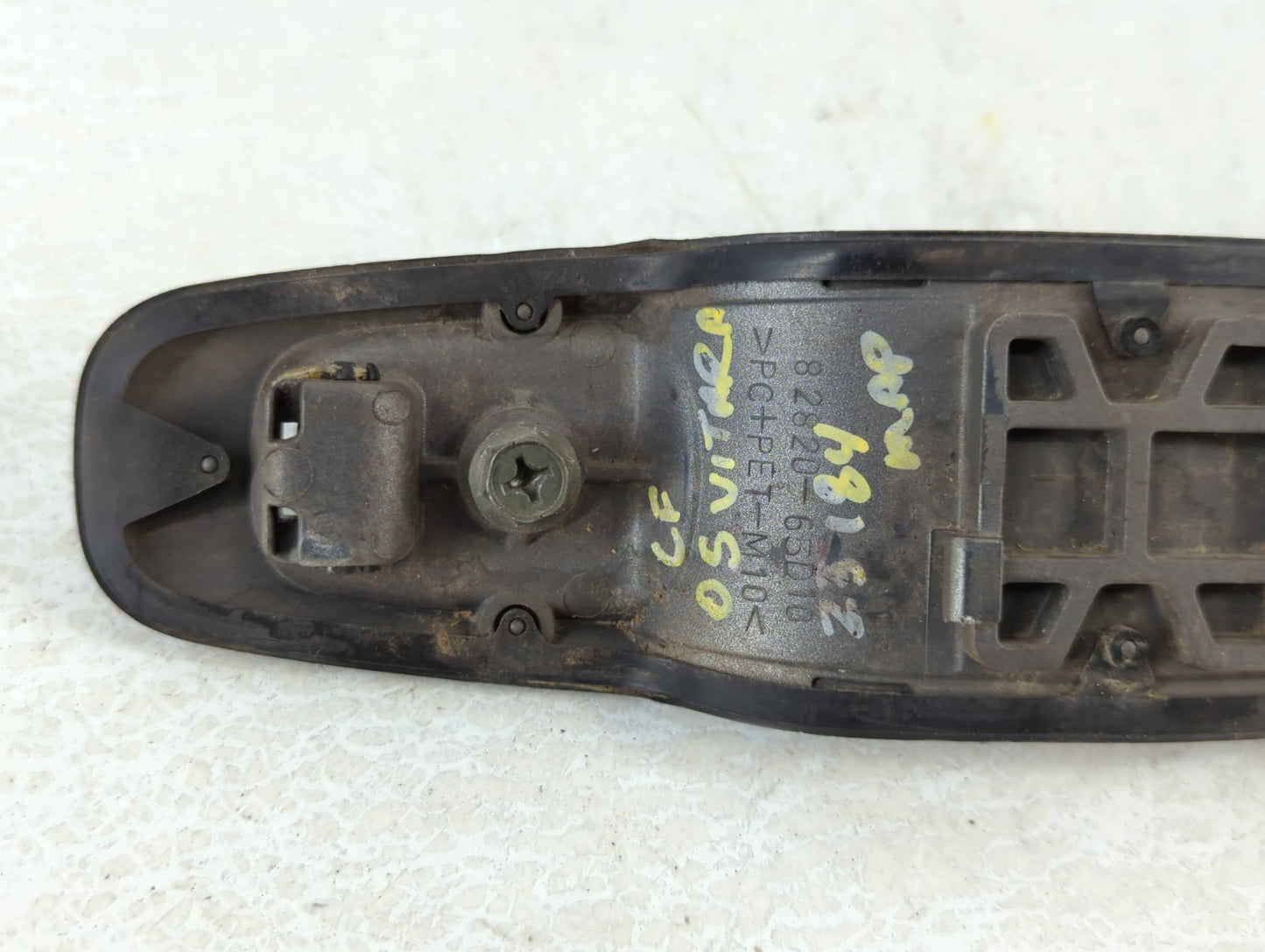 2004-2004 Suzuki Vitara Driver Front Left Door Handle Exterior Assembly - Oemusedautoparts1.com