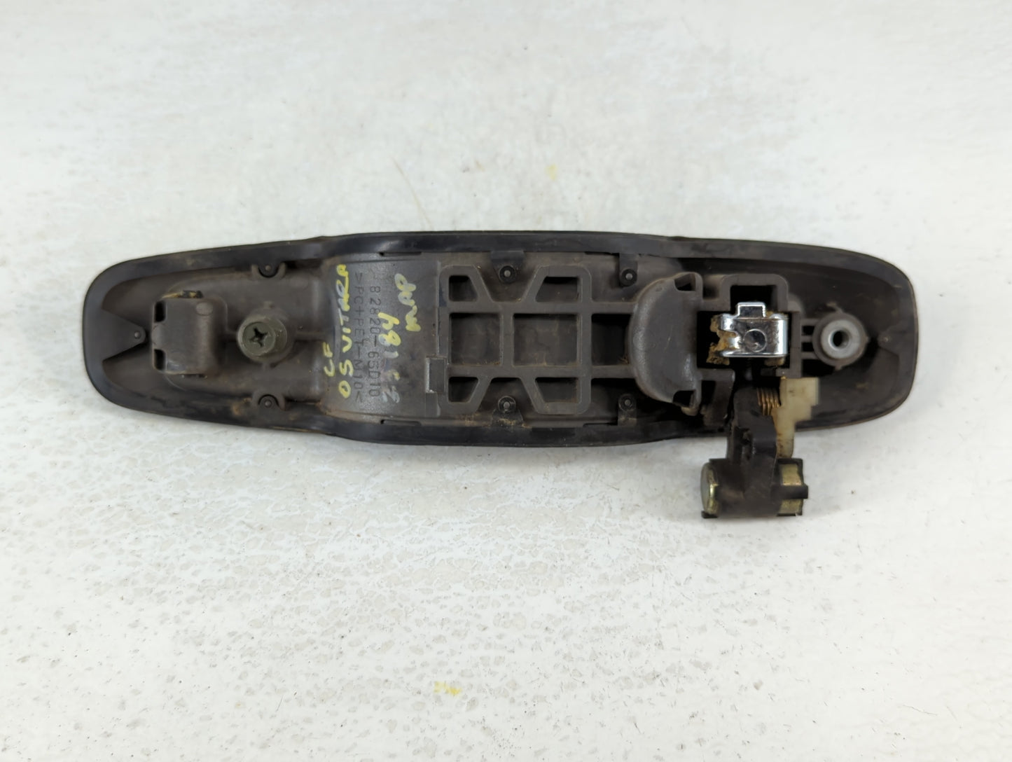 2004-2004 Suzuki Vitara Driver Front Left Door Handle Exterior Assembly - Oemusedautoparts1.com