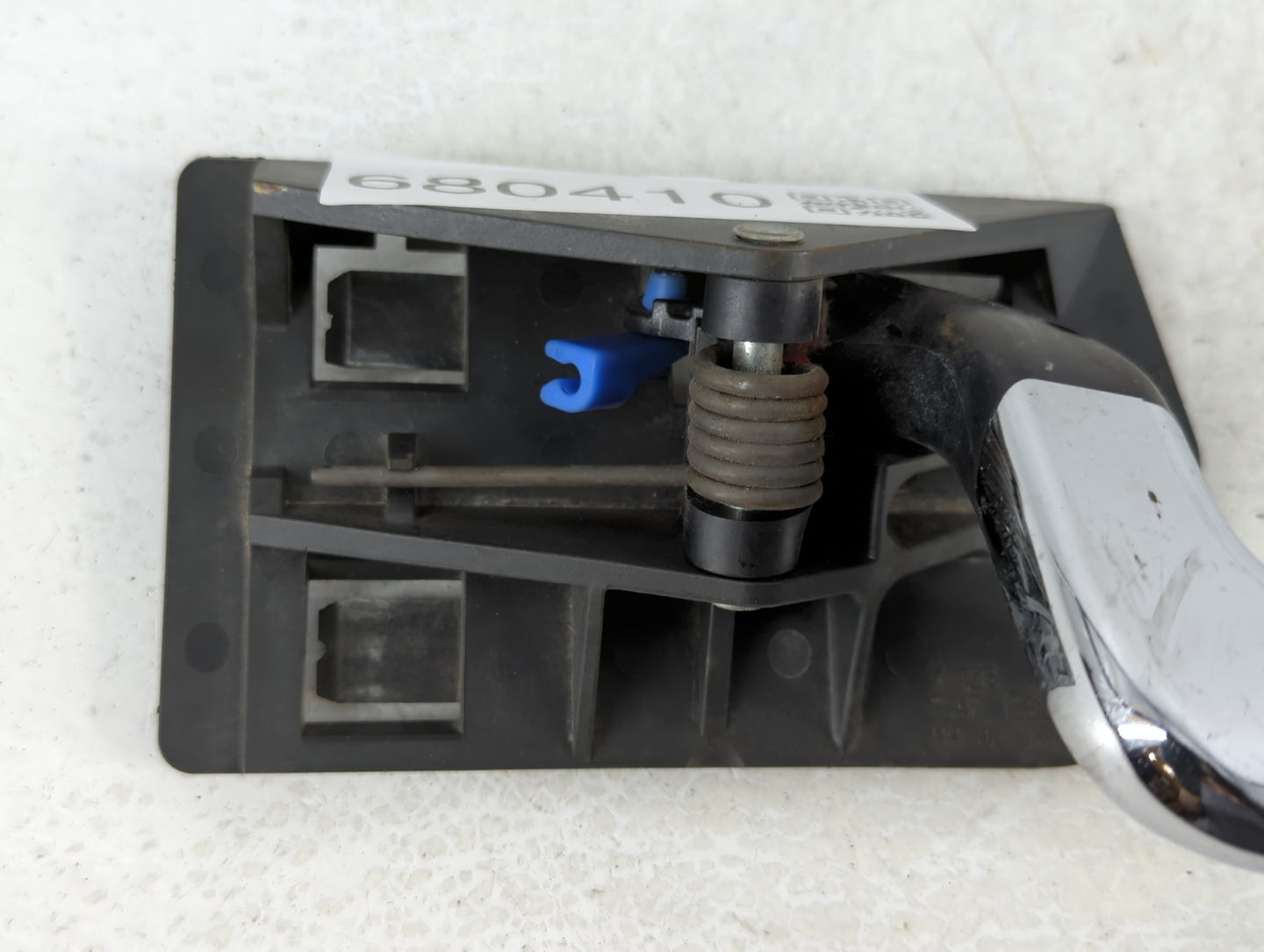 2000 Yukon Xl 1500 Passenger Front Right Door Handle Exterior Assembly - Oemusedautoparts1.com