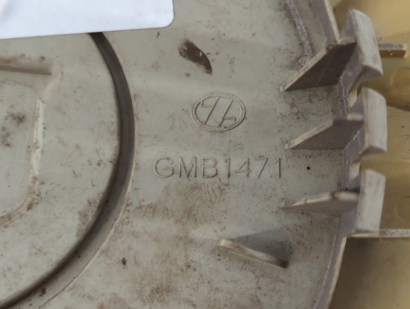 2004 Cadillac Srx Rim Wheel Center Cap - Oemusedautoparts1.com