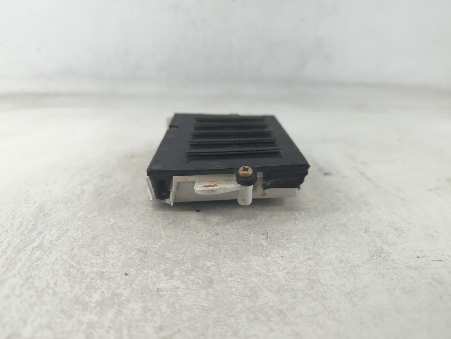 1984-1996 Jeep Cherokee Passenger Right Oem Head Light Headlight Lamp - Oemusedautoparts1.com