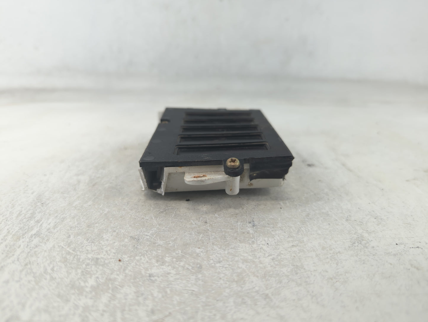 1984-1996 Jeep Cherokee Passenger Right Oem Head Light Headlight Lamp - Oemusedautoparts1.com