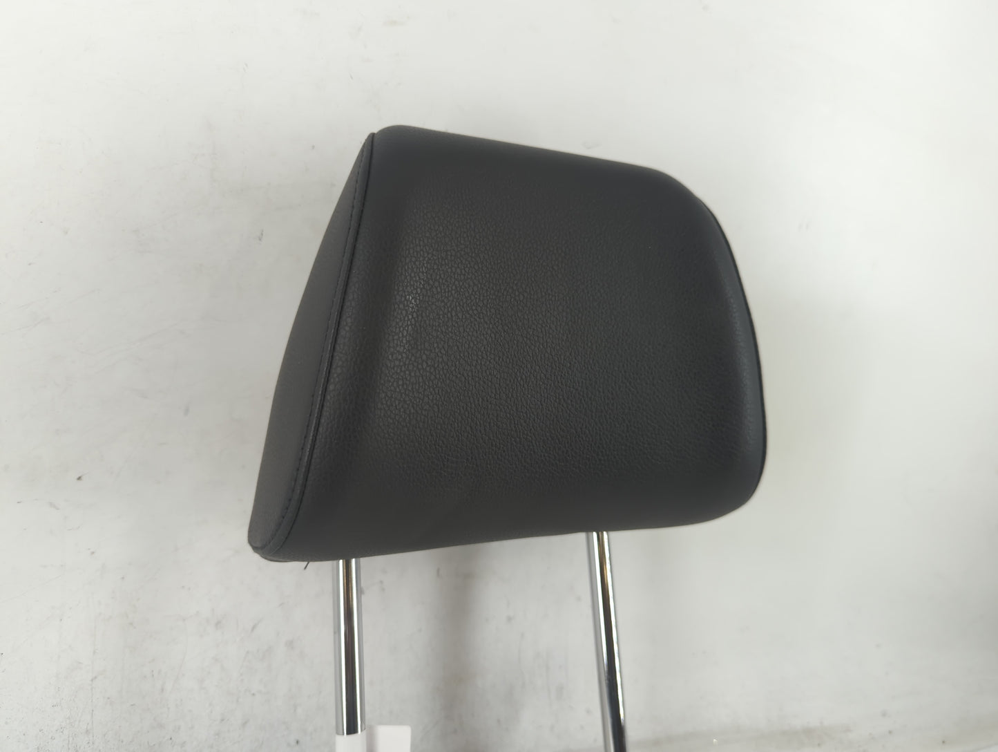 2015 Volkswagen Passat Headrest Head Rest Front Driver Passenger Seat Fits OEM Used Auto Parts - Oemusedautoparts1.com