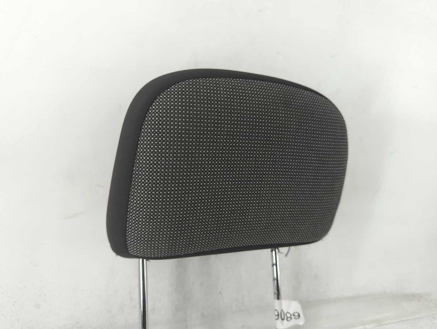 2008-2010 Chrysler Town & Country Headrest Head Rest Front Driver Passenger Seat Fits Fits 2008 2009 2010 OEM Used Auto Parts - Oemusedautoparts1.com