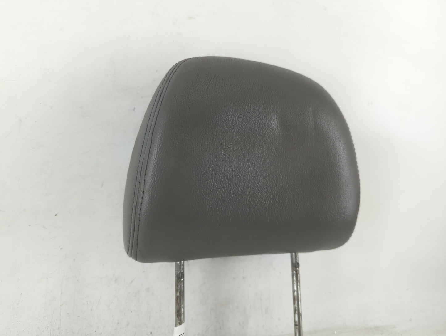 2005-2007 Ford Escape Headrest Head Rest Front Driver Passenger Seat Fits Fits 2005 2006 2007 OEM Used Auto Parts - Oemusedautoparts1.com