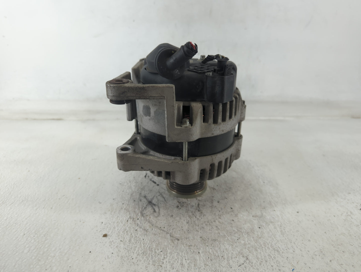 2012-2018 Chevrolet Sonic Alternator Replacement Generator Charging Assembly Engine OEM P/N:13E03 14V 100A 3579666 Fits OEM Used Auto Parts - Oemusedautoparts1.com