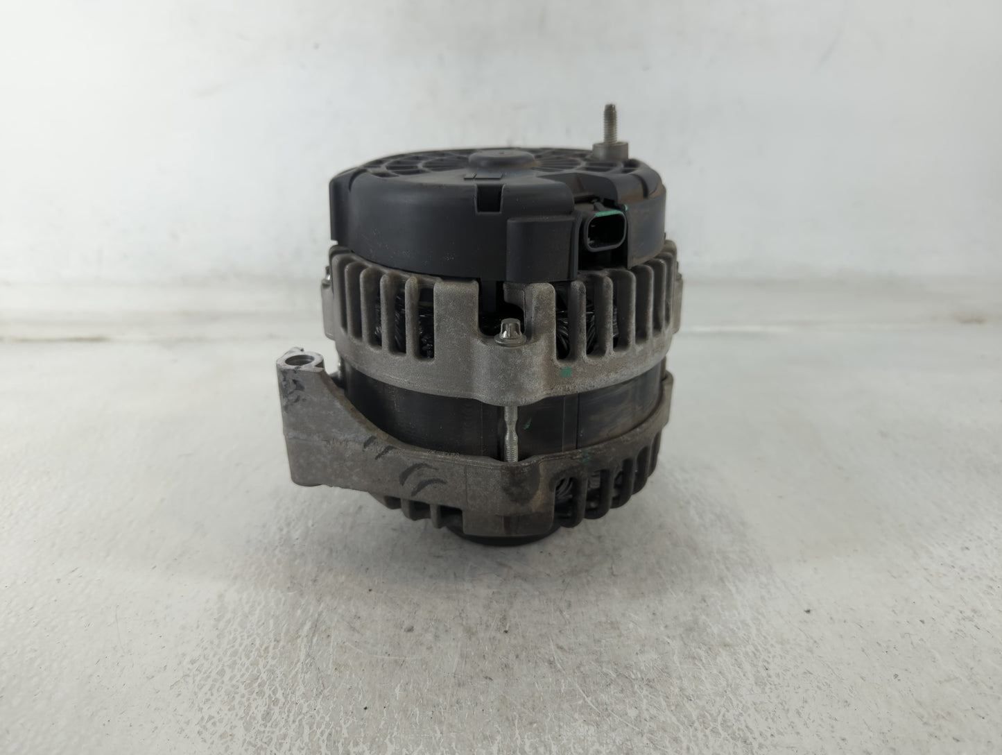 2007-2013 Chevrolet Silverado 1500 Alternator Replacement Generator Charging Assembly Engine OEM Fits OEM Used Auto Parts - Oemusedautoparts1.com