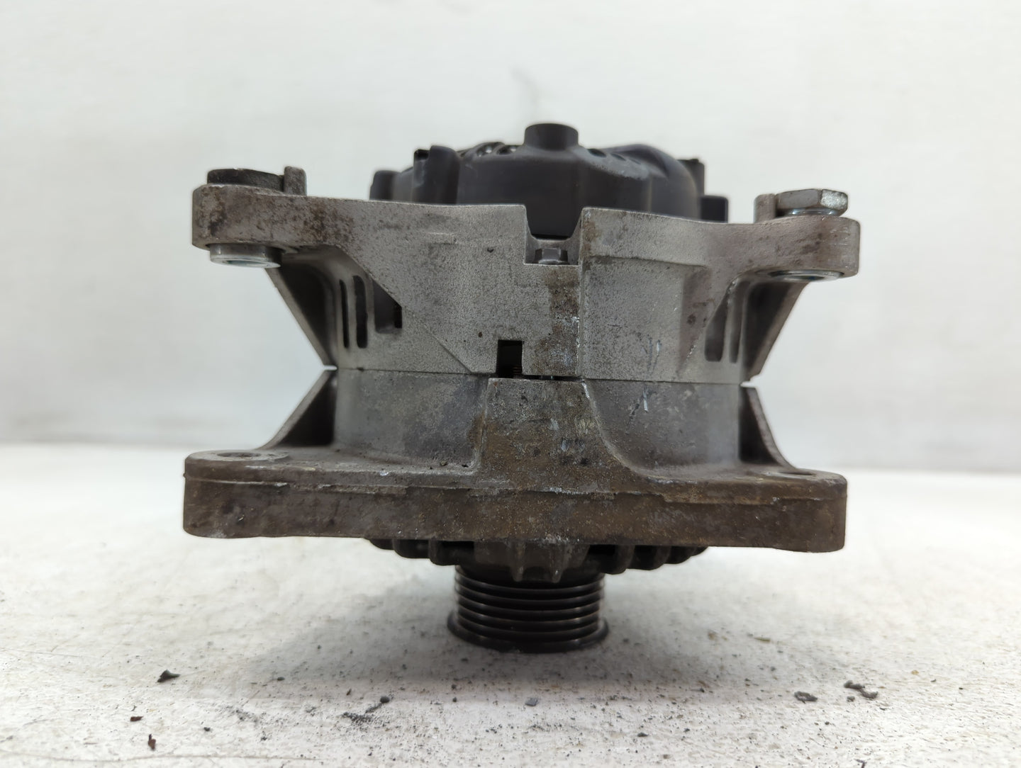 2013-2014 Hyundai Genesis Alternator Replacement Generator Charging Assembly Engine OEM P/N:37301-2C120 Fits Fits 2013 2014 OEM Used Auto Parts - Oemusedautoparts1.com