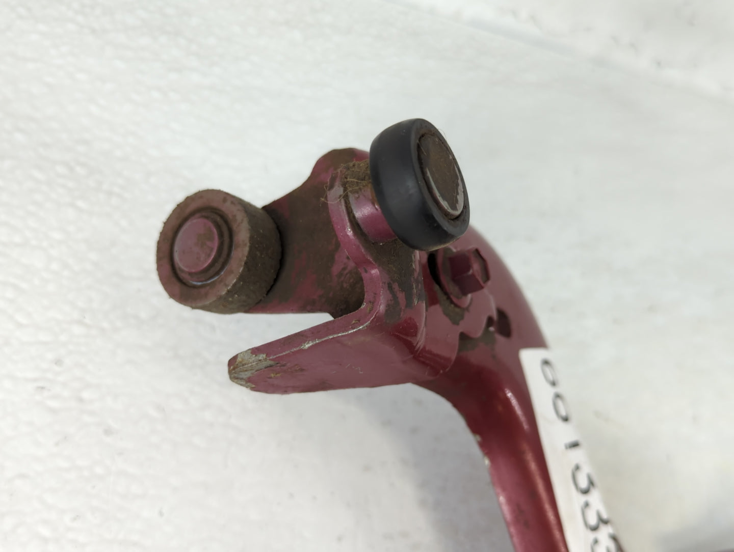 2004 Ford Freestar Passenger Right Hood Hinge - Oemusedautoparts1.com