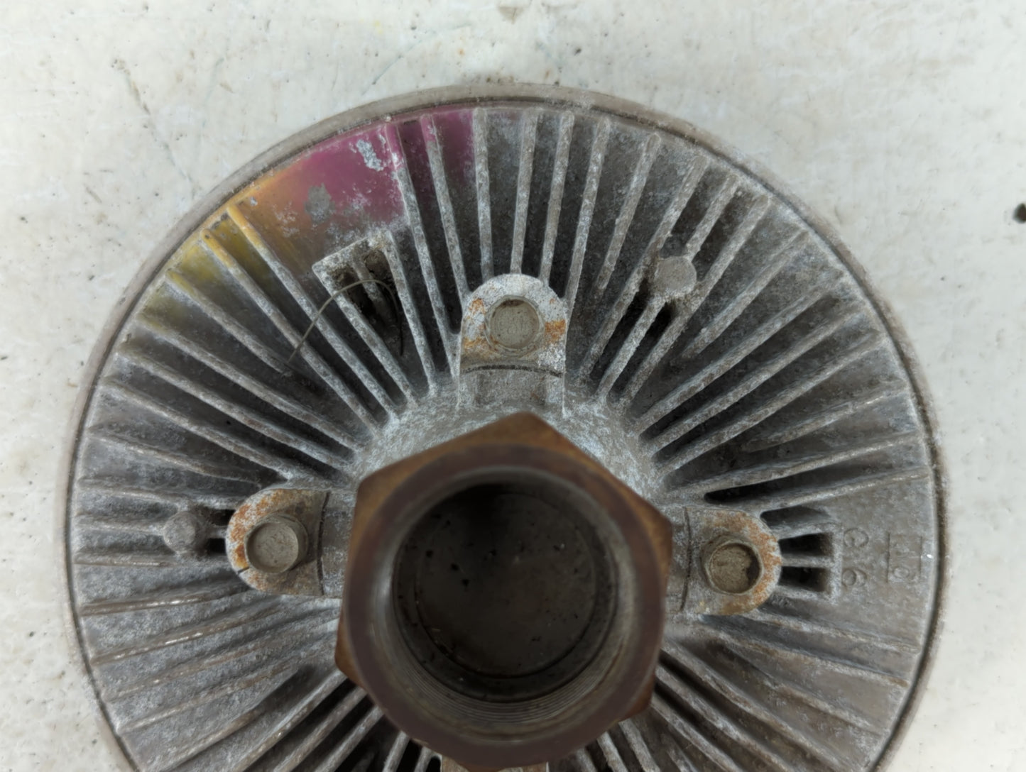 2010 Ford E-450 Super Duty Radiator Cooling Fan Clutch - Oemusedautoparts1.com