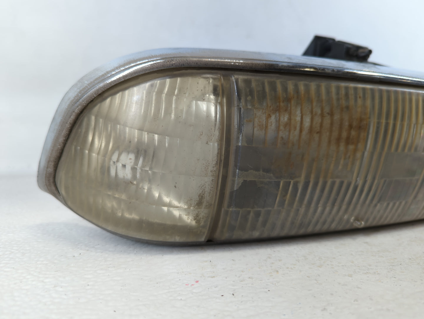 1998-2004 Chevrolet S10 Passenger Right Oem Head Light Headlight Lamp - Oemusedautoparts1.com