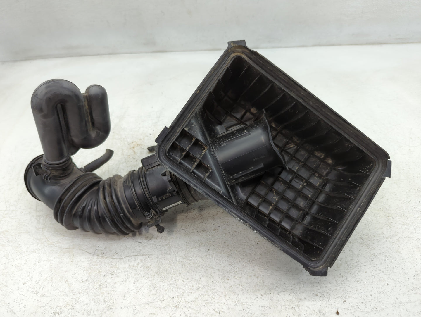 2005-2009 Hyundai Tucson Air Cleaner Intake-duct Hose Tube - Oemusedautoparts1.com