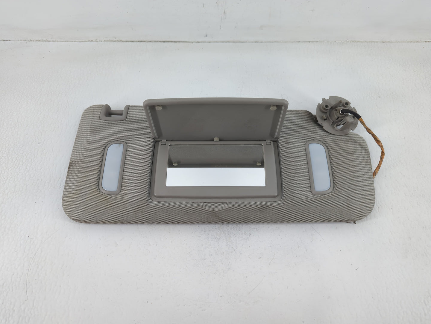 2010-2017 Chevrolet Equinox Sun Visor Shade Replacement Passenger Right Mirror Fits Fits 2010 2011 2012 2013 2014 2015 2016 2017 OEM Used Auto Parts - Oemusedautoparts1.com
