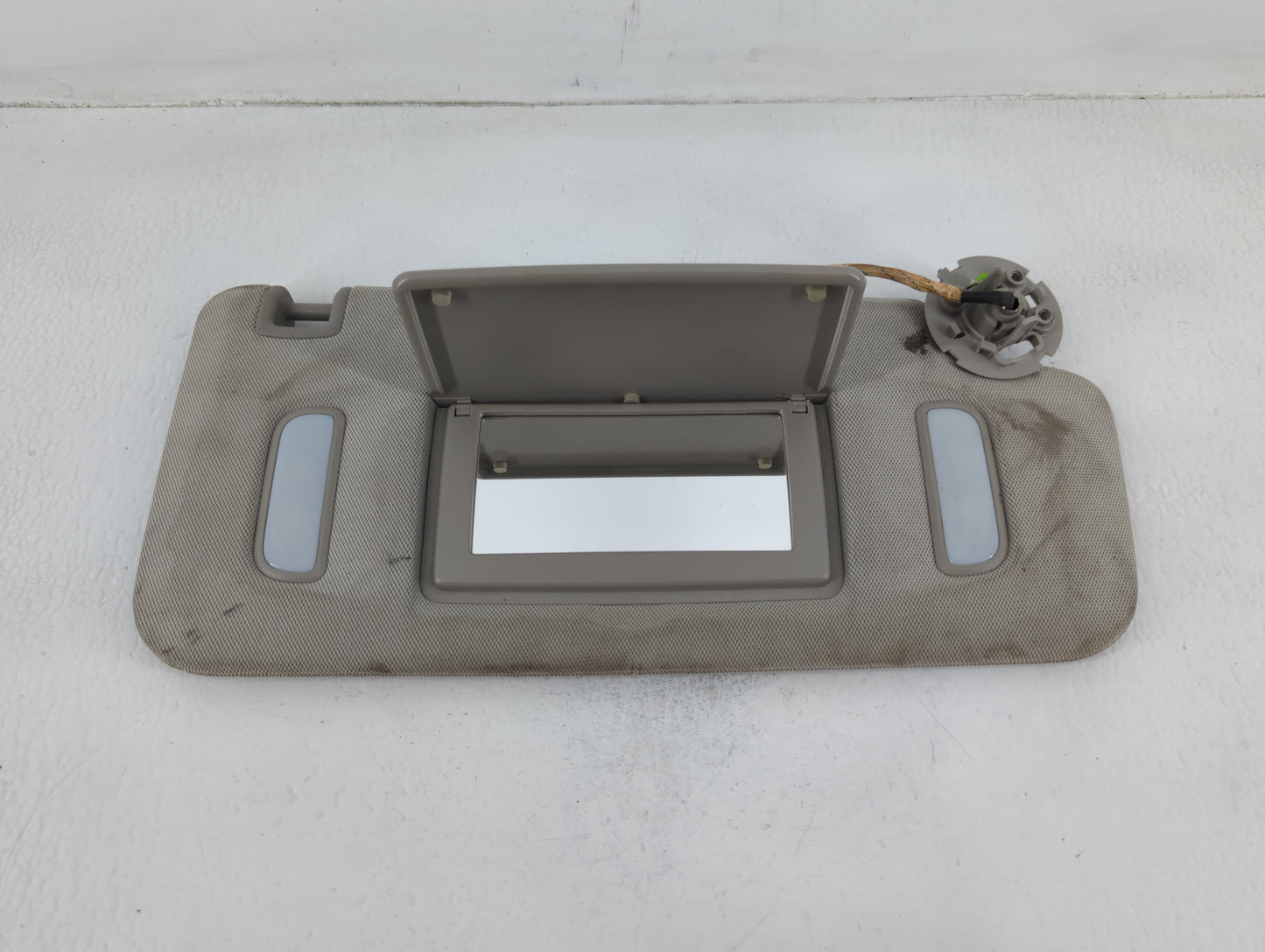 2010-2017 Chevrolet Equinox Sun Visor Shade Replacement Passenger Right Mirror Fits Fits 2010 2011 2012 2013 2014 2015 2016 2017 OEM Used Auto Parts - Oemusedautoparts1.com