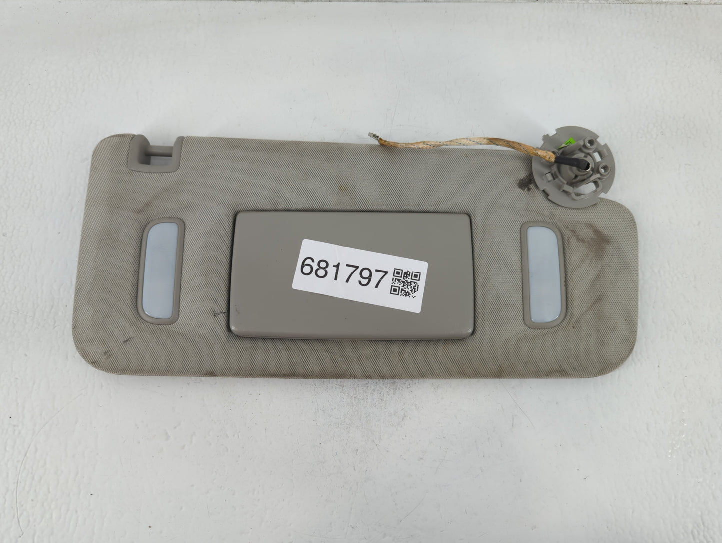 2010-2017 Chevrolet Equinox Sun Visor Shade Replacement Passenger Right Mirror Fits Fits 2010 2011 2012 2013 2014 2015 2016 2017 OEM Used Auto Parts - Oemusedautoparts1.com