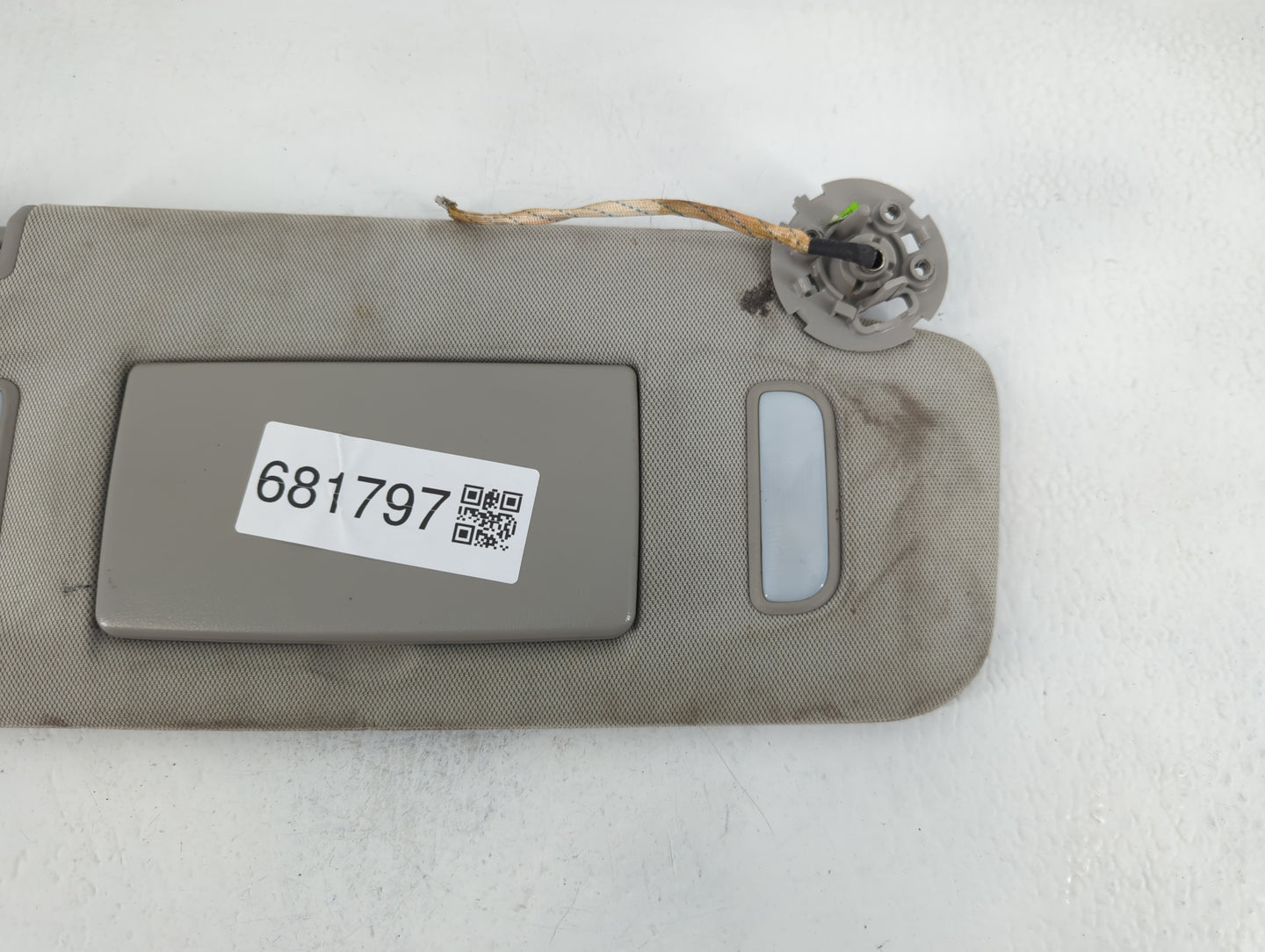 2010-2017 Chevrolet Equinox Sun Visor Shade Replacement Passenger Right Mirror Fits Fits 2010 2011 2012 2013 2014 2015 2016 2017 OEM Used Auto Parts - Oemusedautoparts1.com