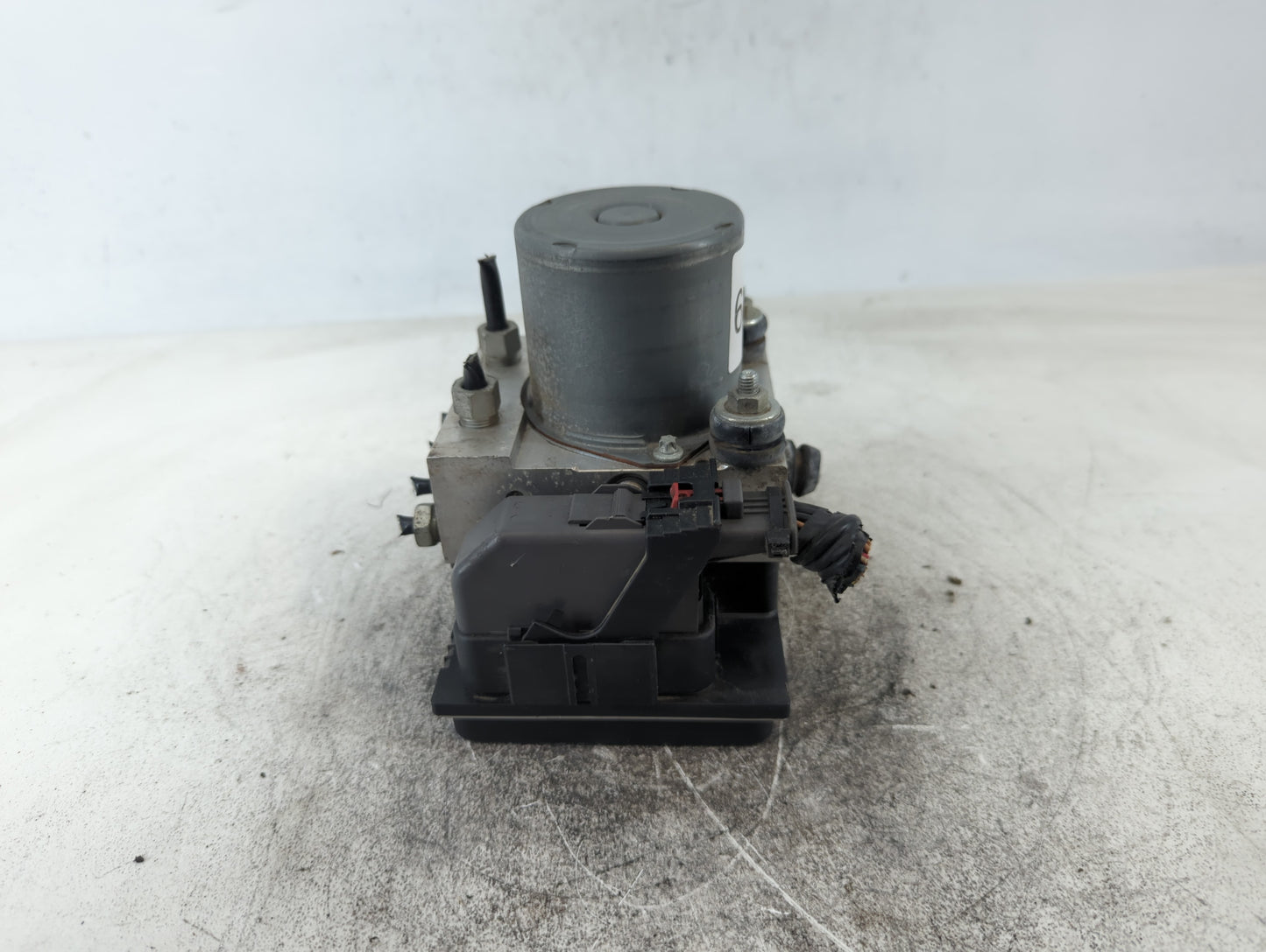 2012-2017 Gmc Acadia ABS Pump Control Module Replacement P/N:0 265 252 460 AA Fits Fits 2012 2013 2014 2015 2016 2017 OEM Used Auto Parts - Oemusedautoparts1.com