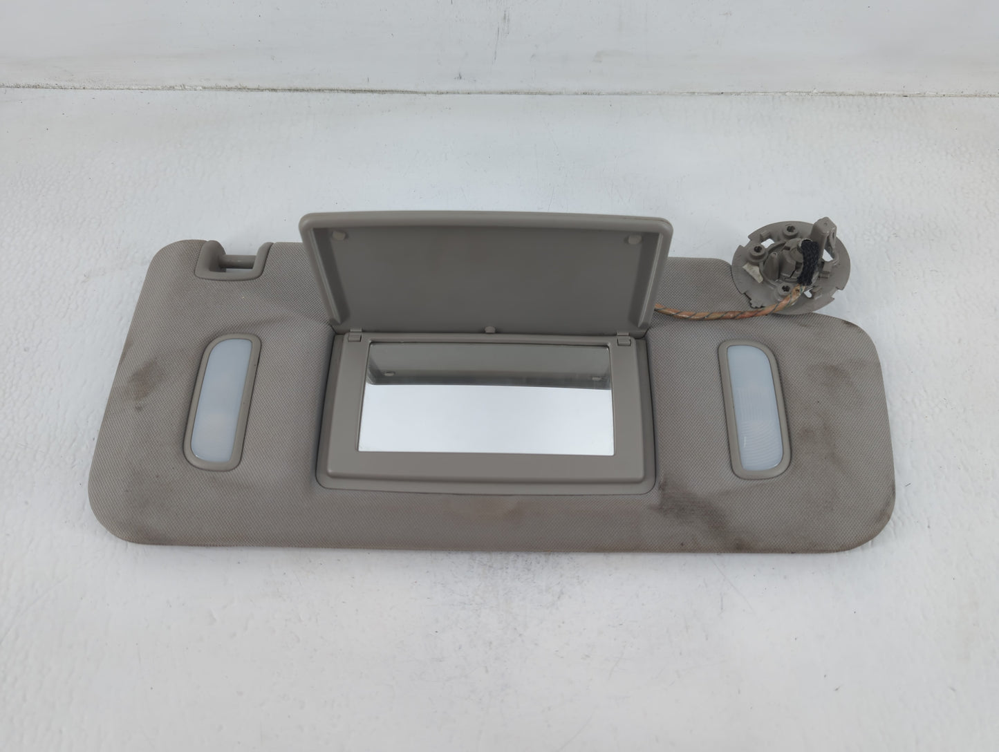 2010 Chevrolet Traverse Sun Visor Shade Replacement Passenger Right Mirror Fits OEM Used Auto Parts - Oemusedautoparts1.com